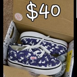 Van's toddler Penuts